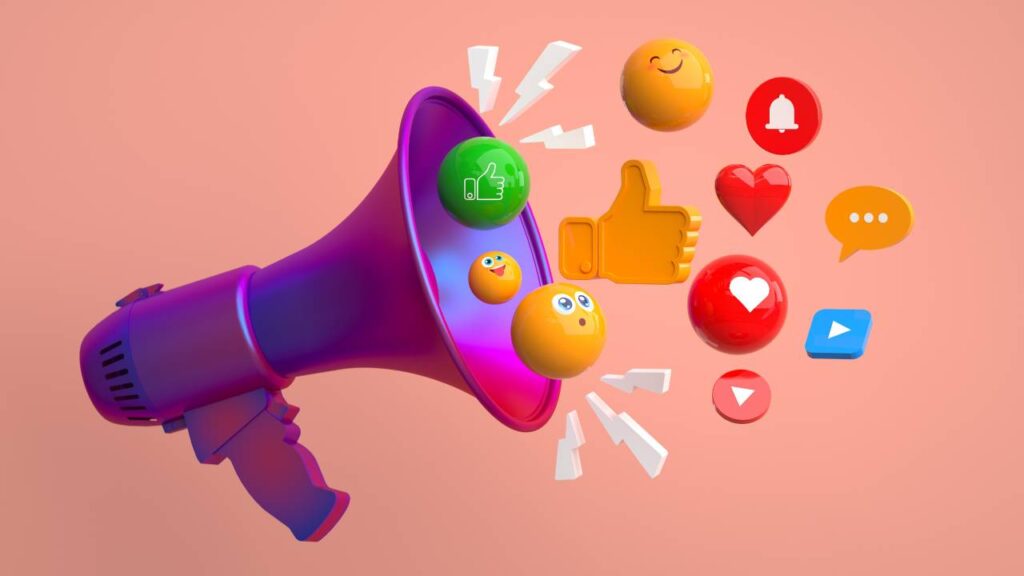 megafoon met social media uitingen en emoji