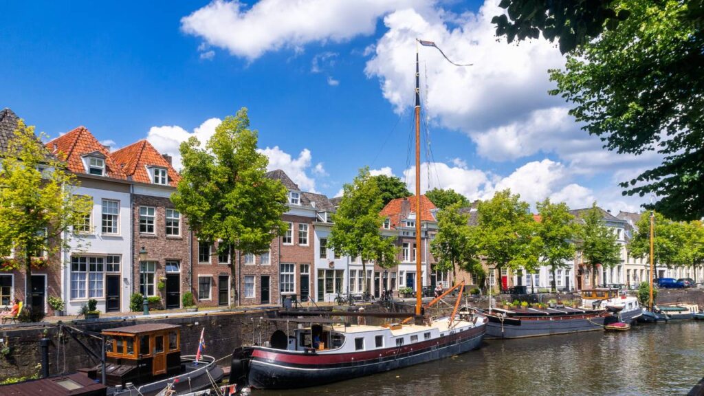 gracht in den bosch
