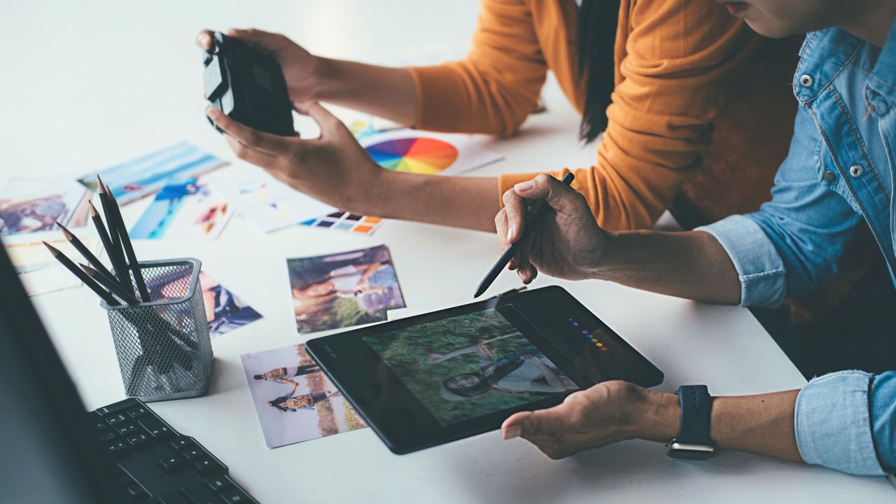 reclamebureau zeeland vergaderende mensen